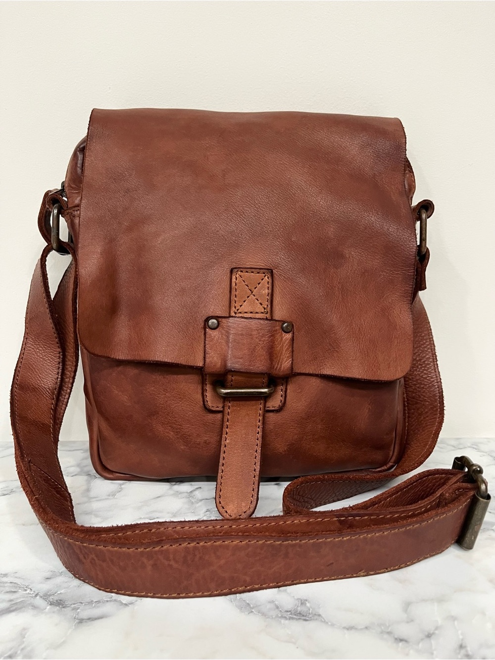 Harbour 2nd Tan Brown Leather Messenger/Crossbody Bag